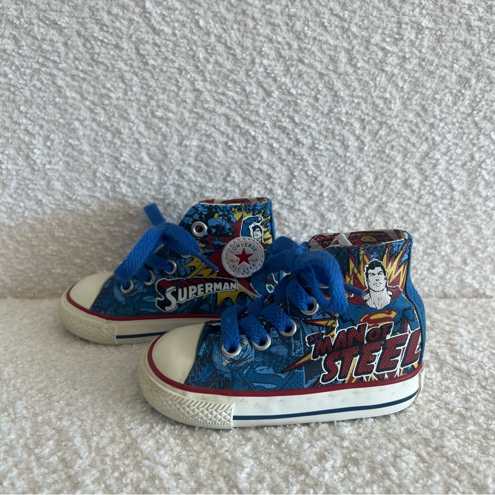 Converse Infant Chuck Taylor All Star Classic High Top‎ Superman Sneakers Size 4